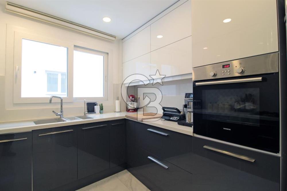 Alsancak'ta, Özel Mimari Tasarım, 4+1, 173 m², Satılık Daire
