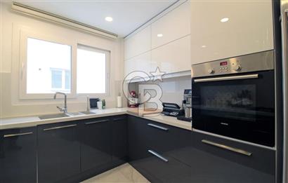 Alsancak'ta, Özel Mimari Tasarım, 4+1, 173 m², Satılık Daire