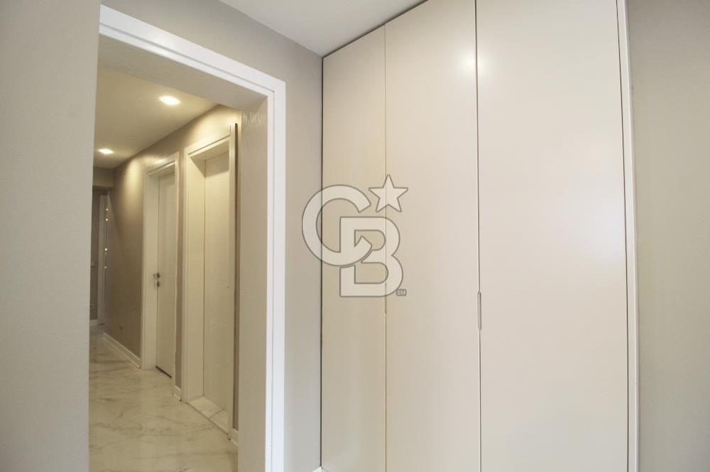 Alsancak'ta, Özel Mimari Tasarım, 4+1, 173 m², Satılık Daire
