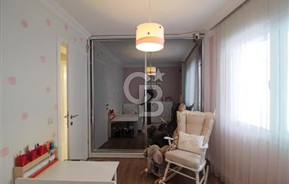 Alsancak'ta, Özel Mimari Tasarım, 4+1, 173 m², Satılık Daire