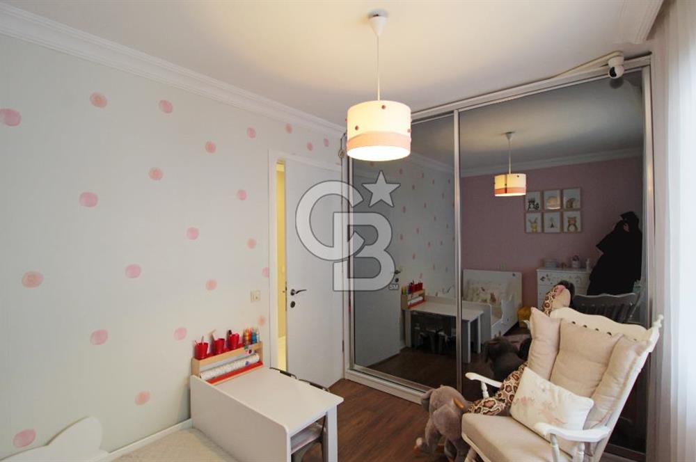 Alsancak'ta, Özel Mimari Tasarım, 4+1, 173 m², Satılık Daire