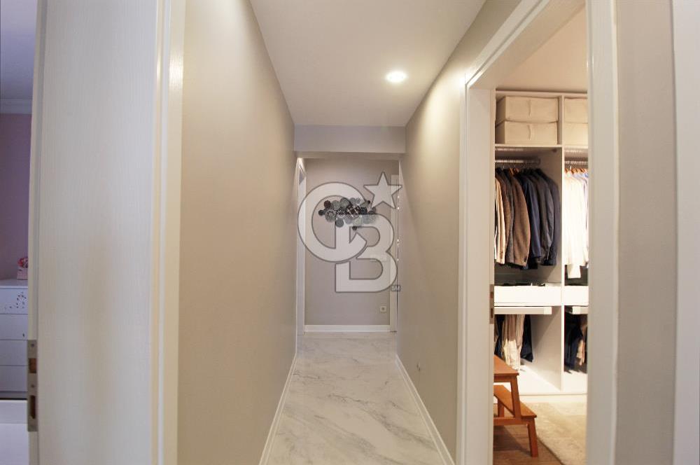 Alsancak'ta, Özel Mimari Tasarım, 4+1, 173 m², Satılık Daire