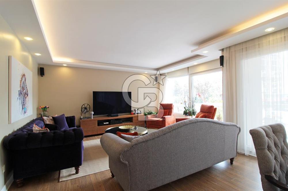 Alsancak'ta, Özel Mimari Tasarım, 4+1, 173 m², Satılık Daire