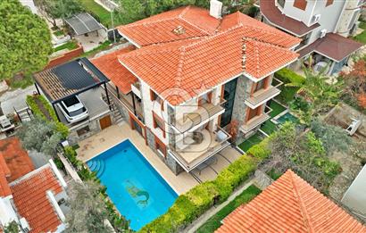 Muhteşem bir koyda, Özel Mimari Tasarım, 7+2, Satılık lüks Villa