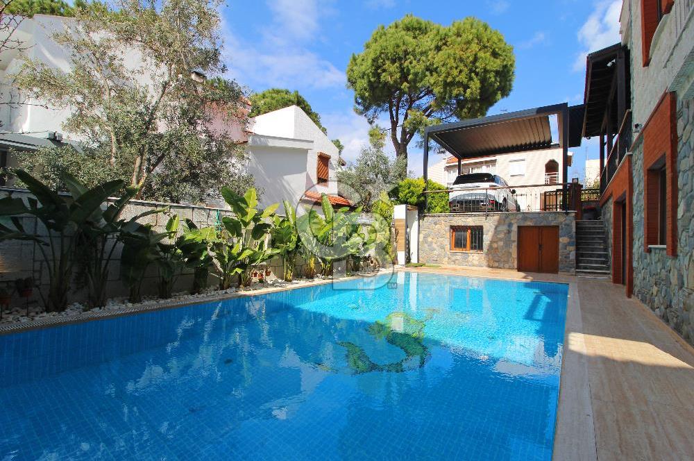 Muhteşem bir koyda, Özel Mimari Tasarım, 7+2, Satılık lüks Villa