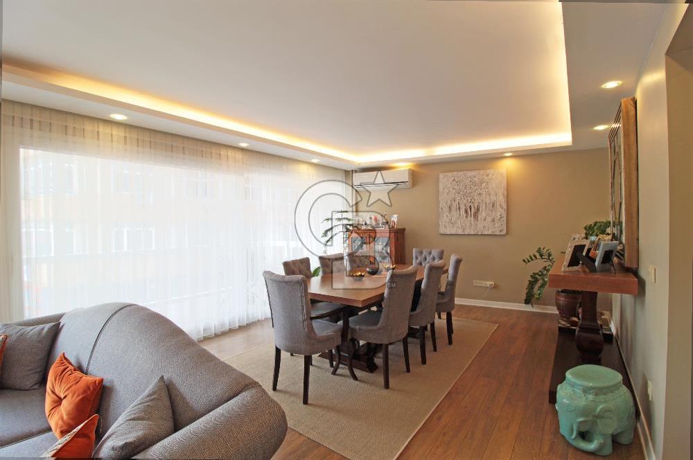 Alsancak'ta, Özel Mimari Tasarım, 4+1, 173 m², Satılık Daire