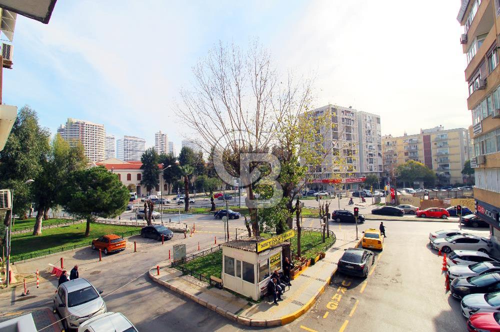 Alsancak'ta, Özel Mimari Tasarım, 4+1, 173 m², Satılık Daire