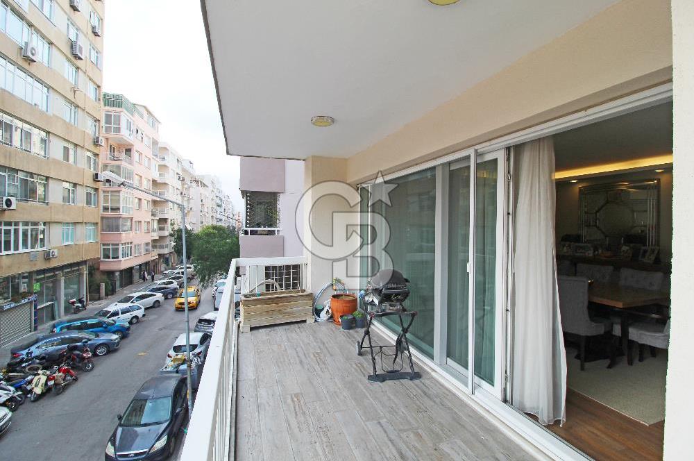 Alsancak'ta, Özel Mimari Tasarım, 4+1, 173 m², Satılık Daire