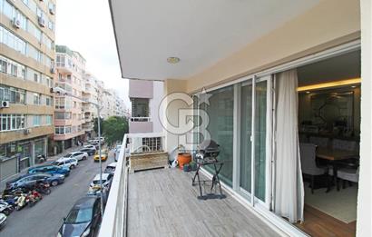 Alsancak'ta, Özel Mimari Tasarım, 4+1, 173 m², Satılık Daire