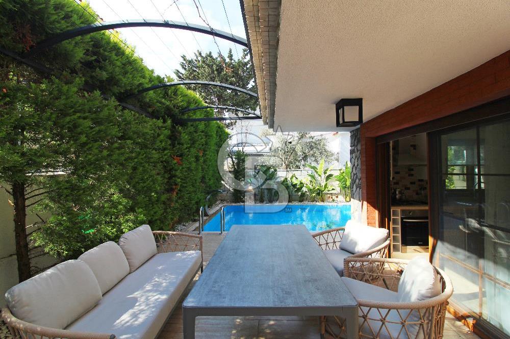 Muhteşem bir koyda, Özel Mimari Tasarım, 7+2, Satılık lüks Villa