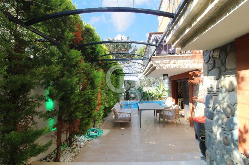 Muhteşem bir koyda, Özel Mimari Tasarım, 7+2, Satılık lüks Villa