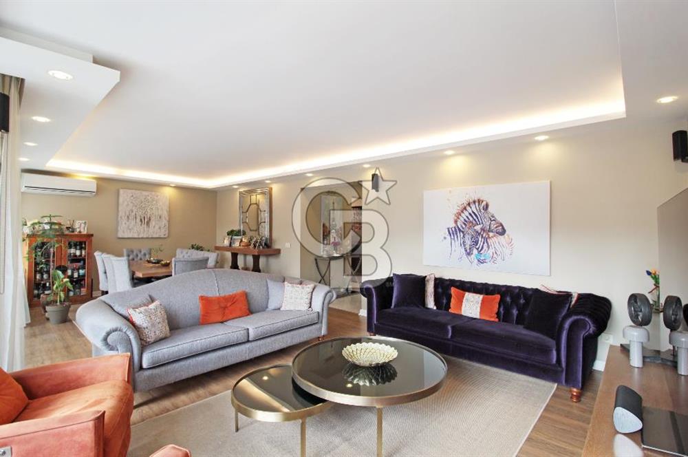 Alsancak'ta, Özel Mimari Tasarım, 4+1, 173 m², Satılık Daire