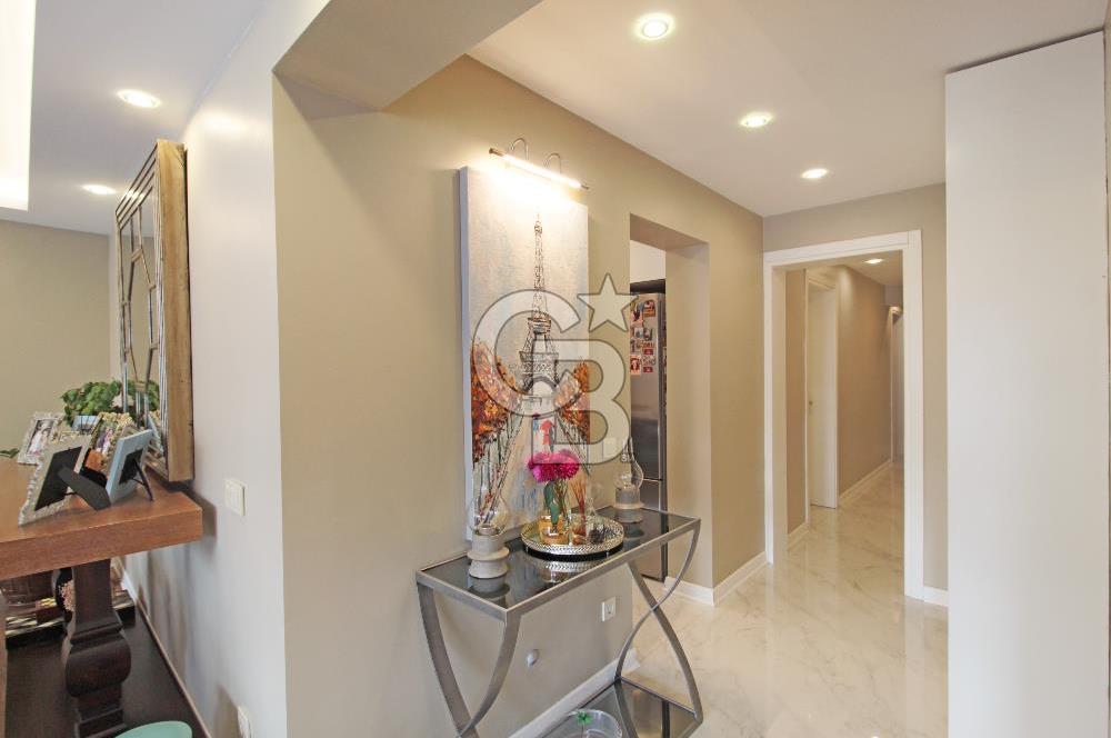 Alsancak'ta, Özel Mimari Tasarım, 4+1, 173 m², Satılık Daire