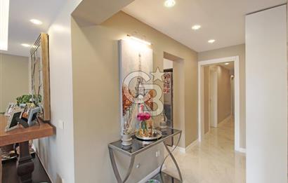 Alsancak'ta, Özel Mimari Tasarım, 4+1, 173 m², Satılık Daire