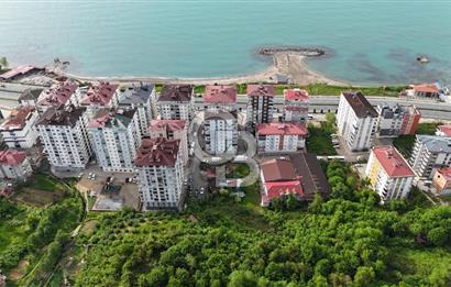 ARSİN YEŞİLYALIDA DÜMDÜZ YOLA YAKIN SATILIK ARAZİ