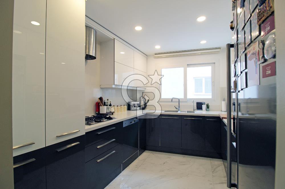 Alsancak'ta, Özel Mimari Tasarım, 4+1, 173 m², Satılık Daire