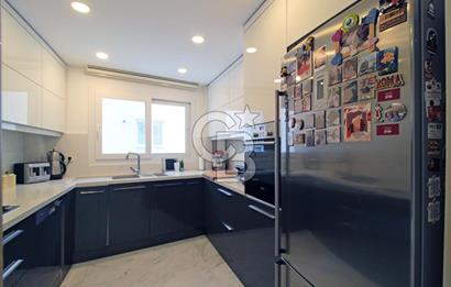 Alsancak'ta, Özel Mimari Tasarım, 4+1, 173 m², Satılık Daire