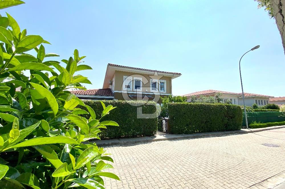 ARDIÇLI GÖL EVLERİ SATILIK 6+2 FULL TADİLATLI TRİPLEKS VİLLA