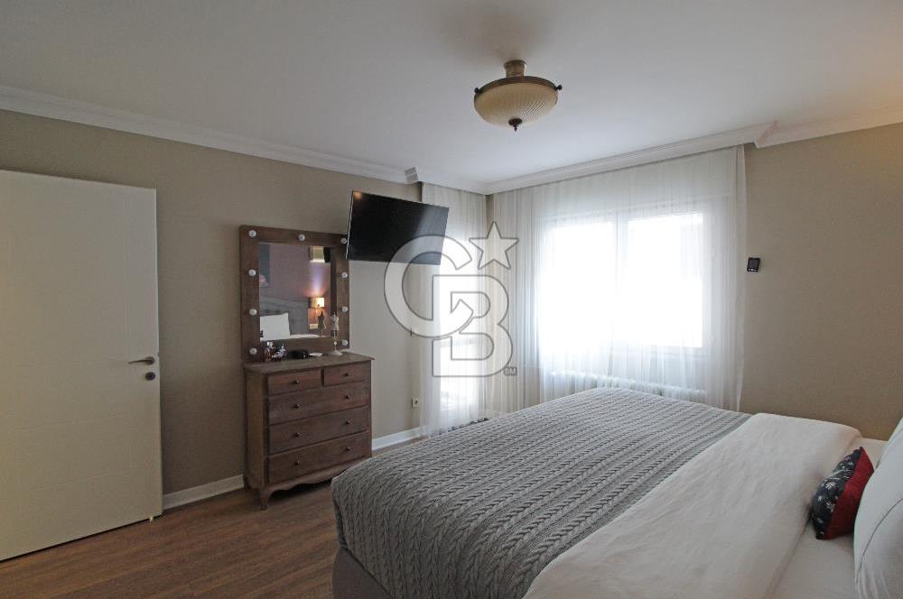 Alsancak'ta, Özel Mimari Tasarım, 4+1, 173 m², Satılık Daire