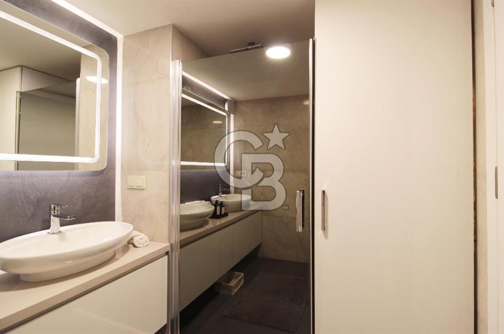 Alsancak'ta, Özel Mimari Tasarım, 4+1, 173 m², Satılık Daire