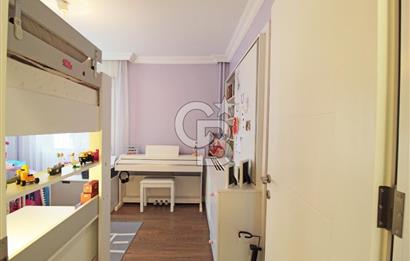 Alsancak'ta, Özel Mimari Tasarım, 4+1, 173 m², Satılık Daire