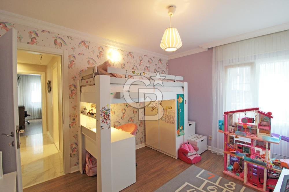 Alsancak'ta, Özel Mimari Tasarım, 4+1, 173 m², Satılık Daire