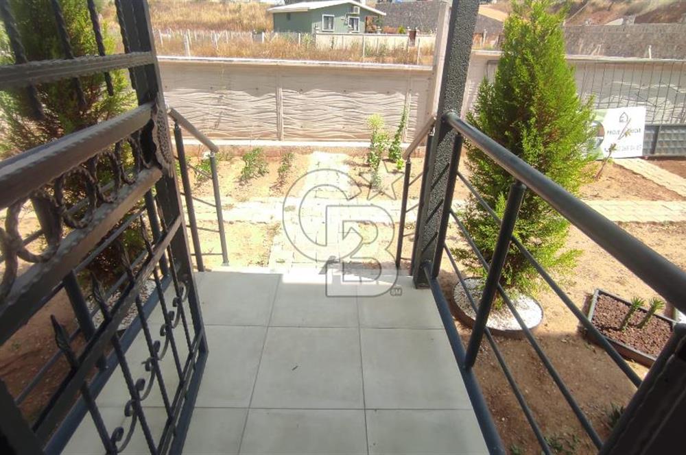 Menderes Cumaovası 373 M2 İçinde Dubleks Villa Bulunan  Tarla