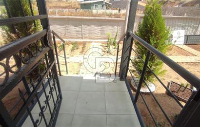 Menderes Cumaovası 373 M2 İçinde Dubleks Villa Bulunan  Tarla
