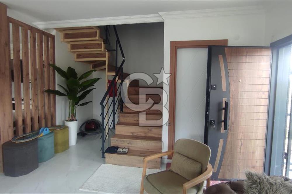 Menderes Cumaovası 373 M2 İçinde Dubleks Villa Bulunan  Tarla