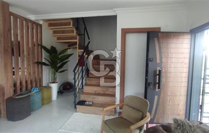 Menderes Cumaovası 373 M2 İçinde Dubleks Villa Bulunan  Tarla