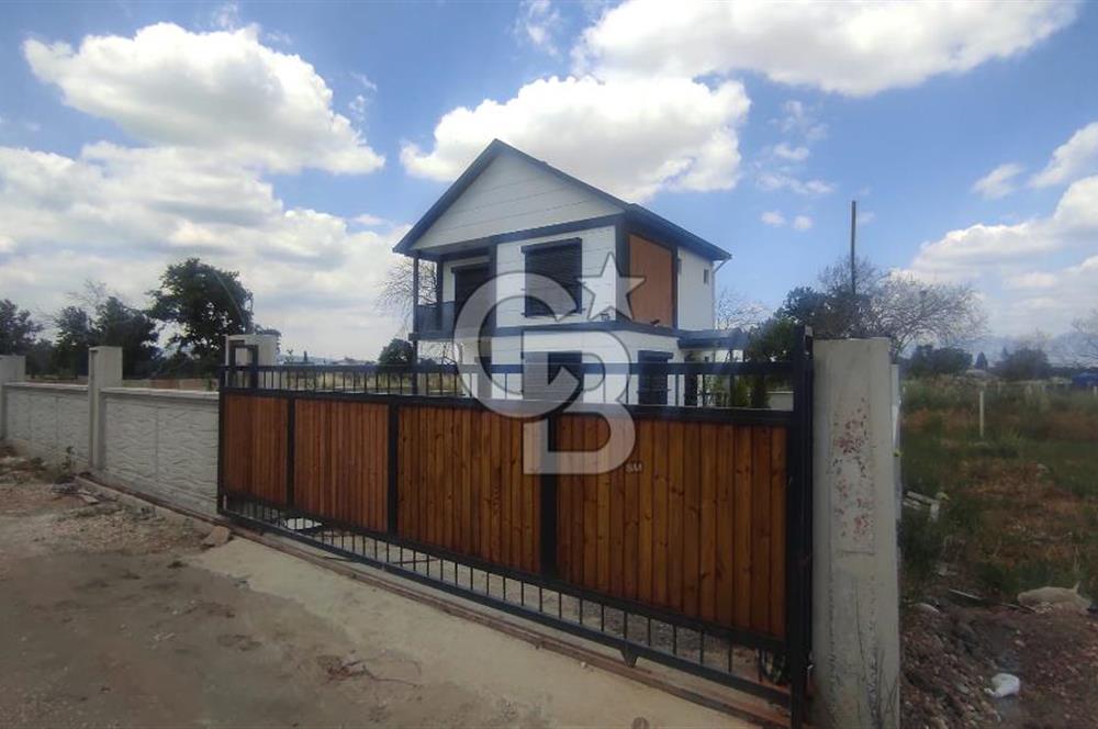 Menderes Cumaovası 373 M2 İçinde Dubleks Villa Bulunan  Tarla