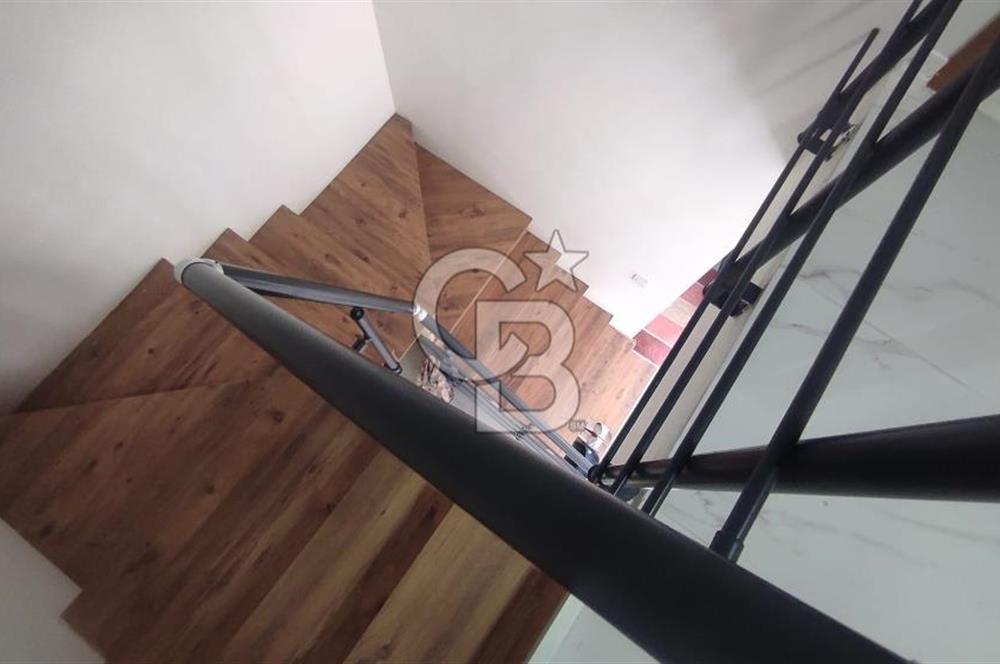 Menderes Cumaovası 373 M2 İçinde Dubleks Villa Bulunan  Tarla