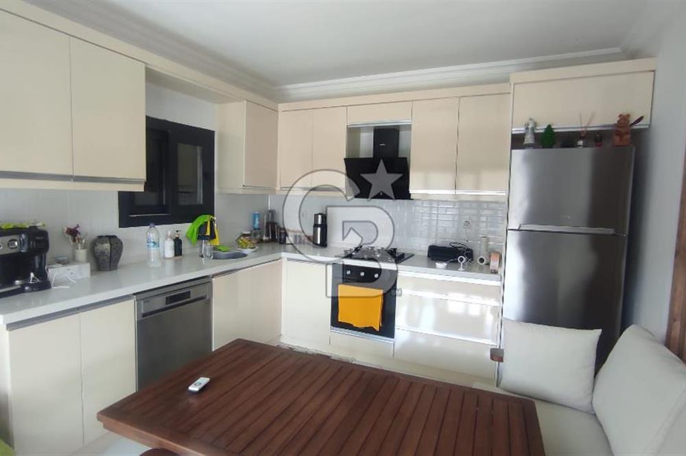 Menderes Cumaovası 373 M2 İçinde Dubleks Villa Bulunan  Tarla