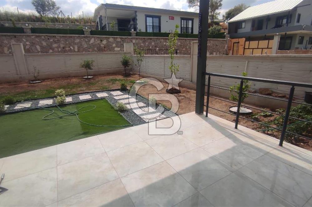 Menderes Cumaovası 373 M2 İçinde Dubleks Villa Bulunan  Tarla