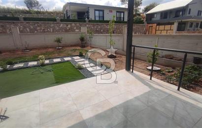 Menderes Cumaovası 373 M2 İçinde Dubleks Villa Bulunan  Tarla