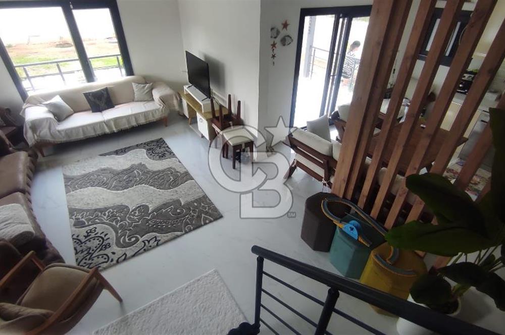 Menderes Cumaovası 373 M2 İçinde Dubleks Villa Bulunan  Tarla