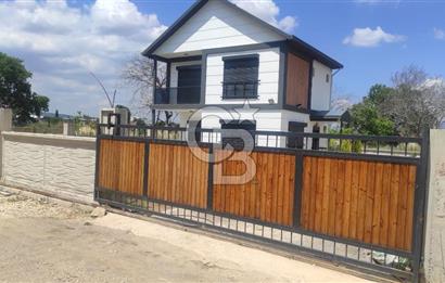 Menderes Cumaovası 373 M2 İçinde Dubleks Villa Bulunan  Tarla