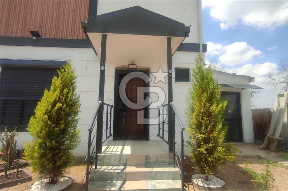 Menderes Cumaovası 373 M2 İçinde Dubleks Villa Bulunan  Tarla