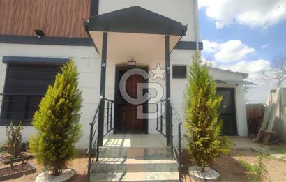 Menderes Cumaovası 373 M2 İçinde Dubleks Villa Bulunan  Tarla