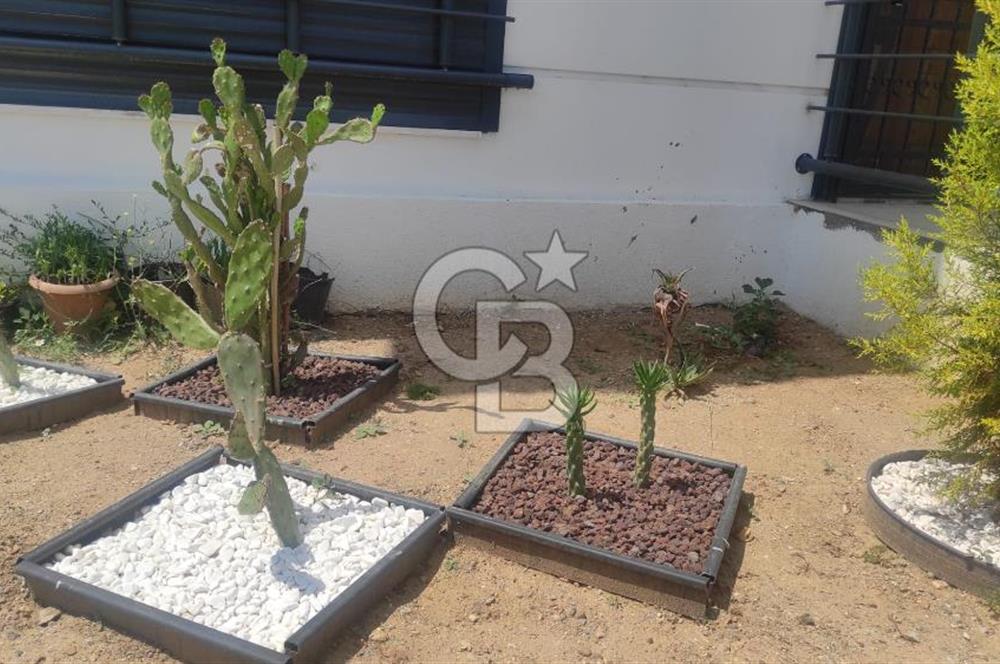 Menderes Cumaovası 373 M2 İçinde Dubleks Villa Bulunan  Tarla