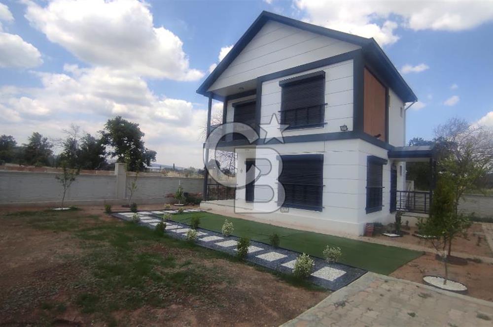 Menderes Cumaovası 373 M2 İçinde Dubleks Villa Bulunan  Tarla