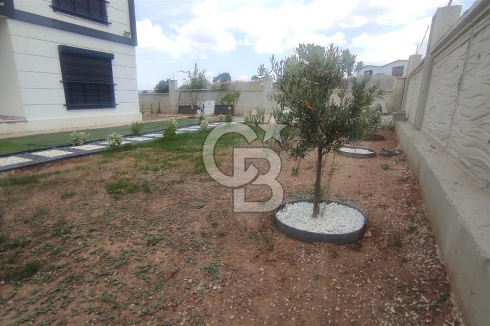 Menderes Cumaovası 373 M2 İçinde Dubleks Villa Bulunan  Tarla