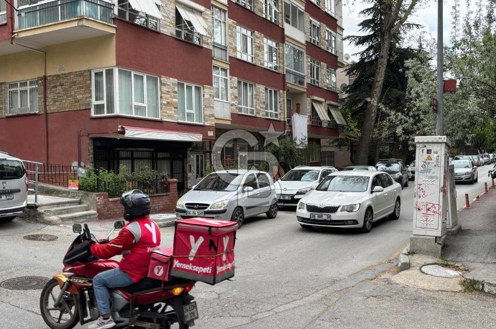 ESAT BAŞÇAVUŞ SOKAK'TA 100m2 SATILIK DÜKKAN