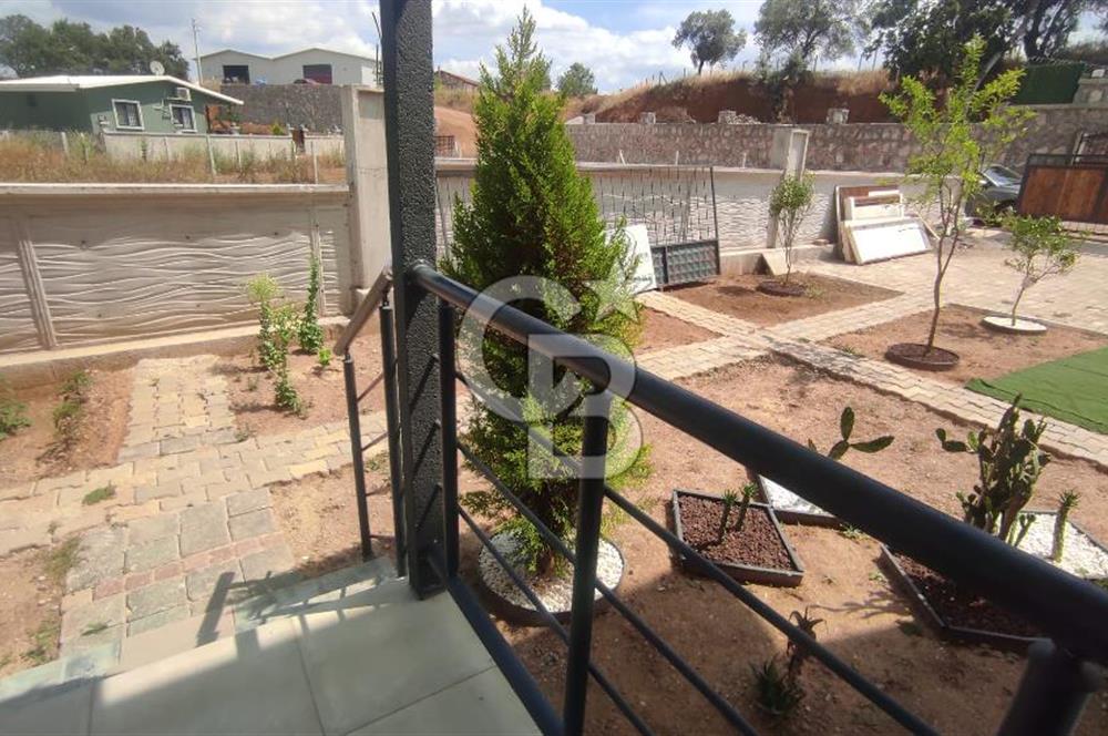 Menderes Cumaovası 373 M2 İçinde Dubleks Villa Bulunan  Tarla