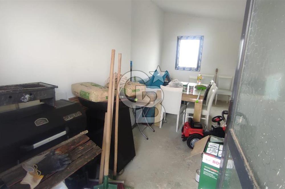 Menderes Cumaovası 373 M2 İçinde Dubleks Villa Bulunan  Tarla