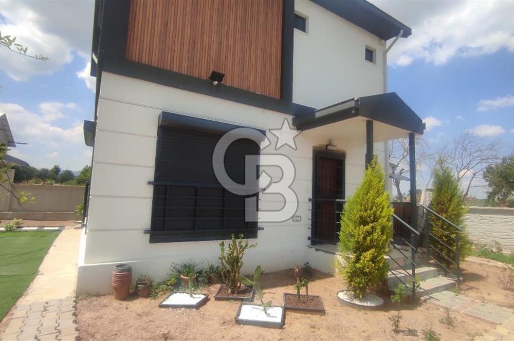 Menderes Cumaovası 373 M2 İçinde Dubleks Villa Bulunan  Tarla