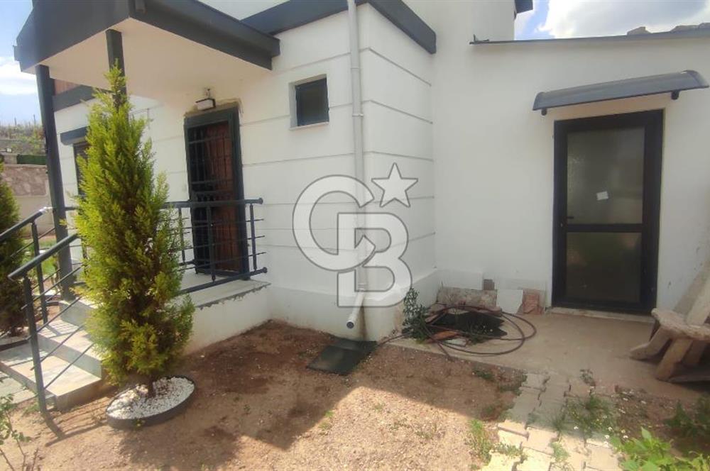 Menderes Cumaovası 373 M2 İçinde Dubleks Villa Bulunan  Tarla