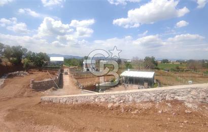 Menderes Cumaovası 373 M2 İçinde Dubleks Villa Bulunan  Tarla