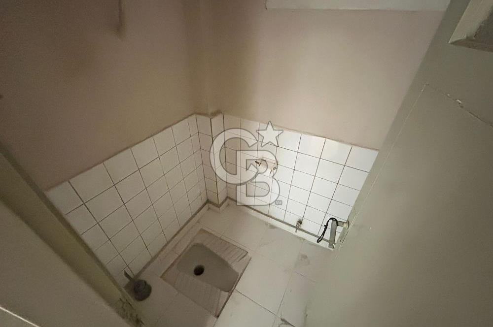İzmir Caddesi Üzerinde Satılık 2+1 Daire