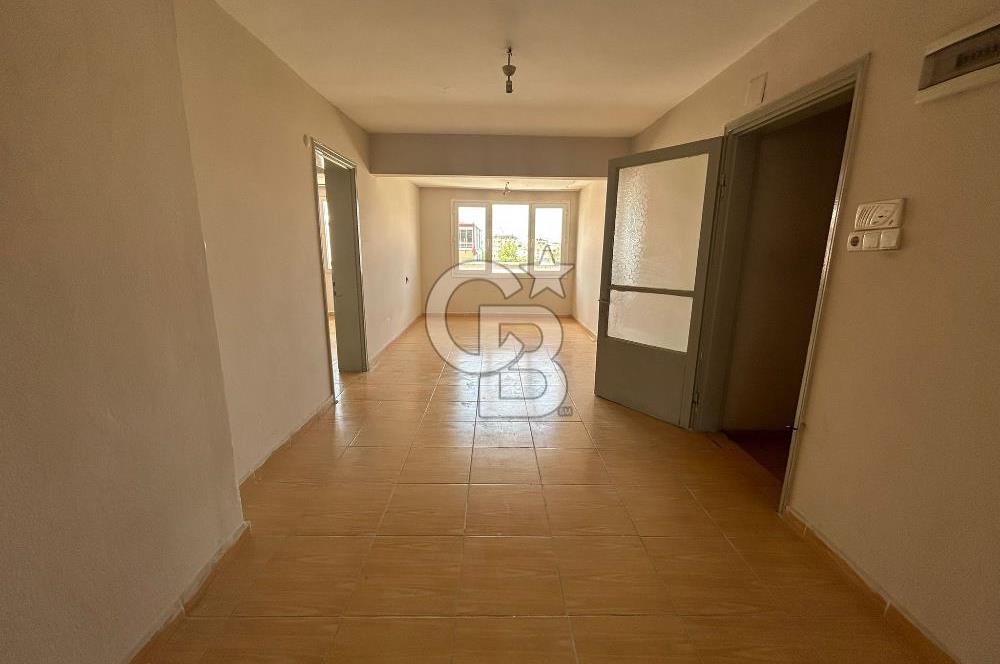 İzmir Caddesi Üzerinde Satılık 2+1 Daire